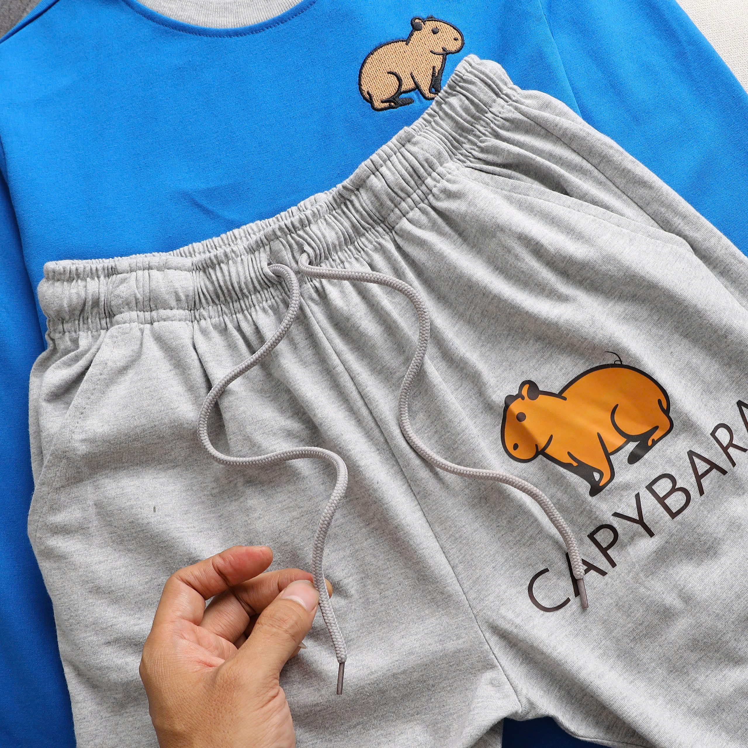 BỘ CAPYBARA TAY DÀI Bé Trai Size 5/6- 18/20 FORM TO 23kg-67kg mặc. Mã hàng đại đẹp nhất trong các dòng cùng phân khúc.4