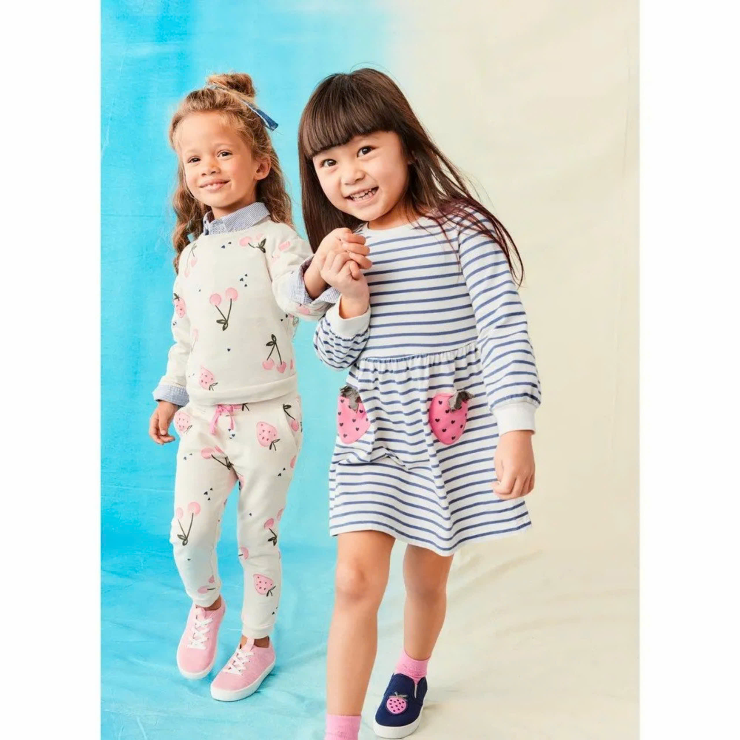 Áo nỉ cổ tròn bé gái Carter in toàn phần, size 12M - 14T. Việt Nam xuất xịn8