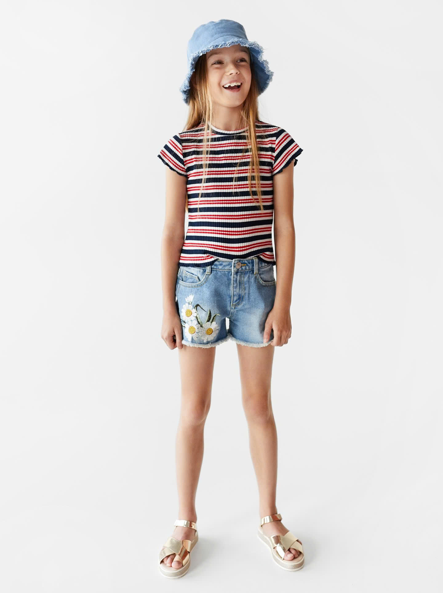 Quần jean thêu đắp nổi hoa + họa tiết beo size đại bé gái Zara , size 6T - 10T. Cambodia xuất xịn2