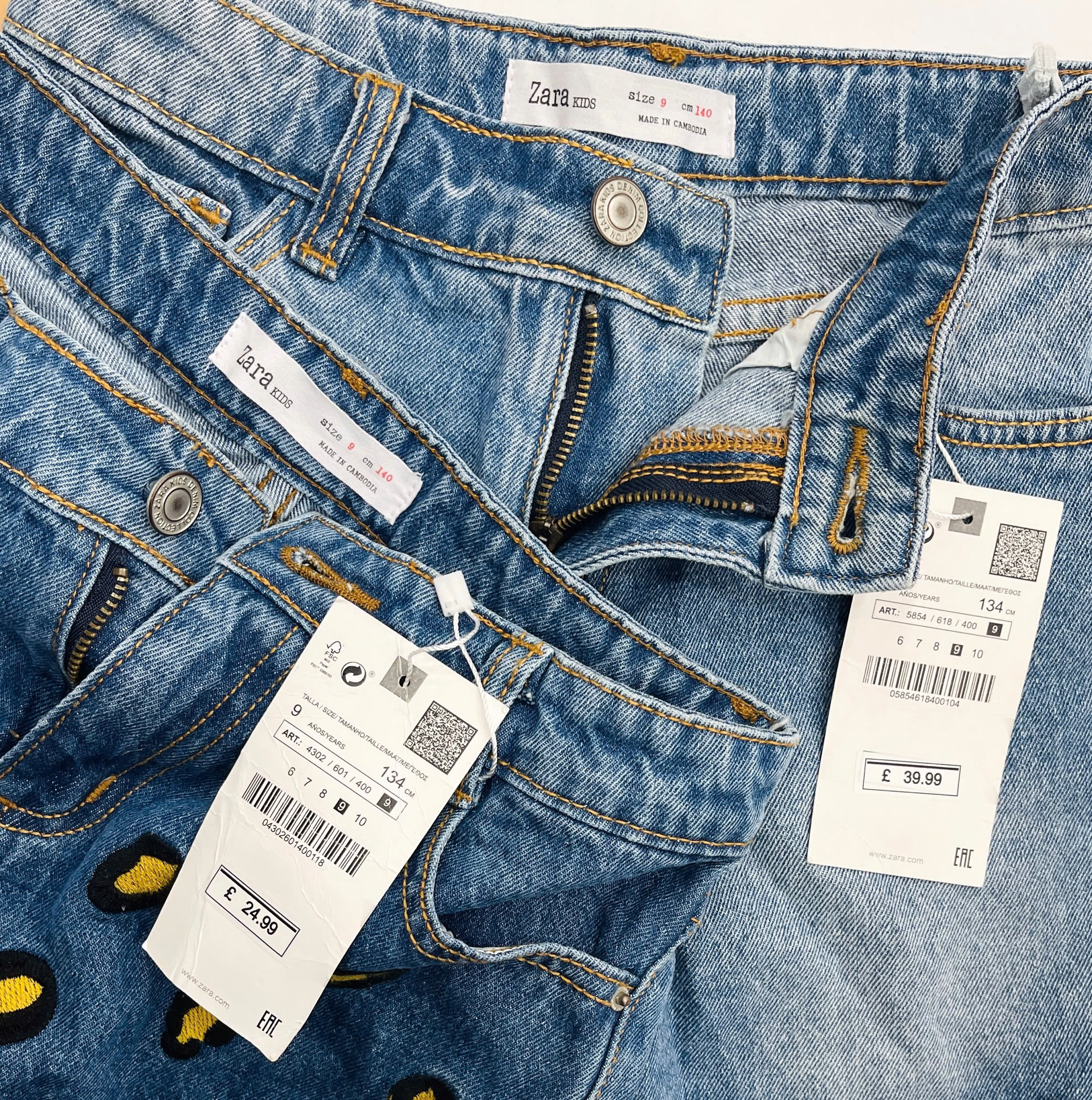 Quần jean thêu đắp nổi hoa + họa tiết beo size đại bé gái Zara , size 6T - 10T. Cambodia xuất xịn0
