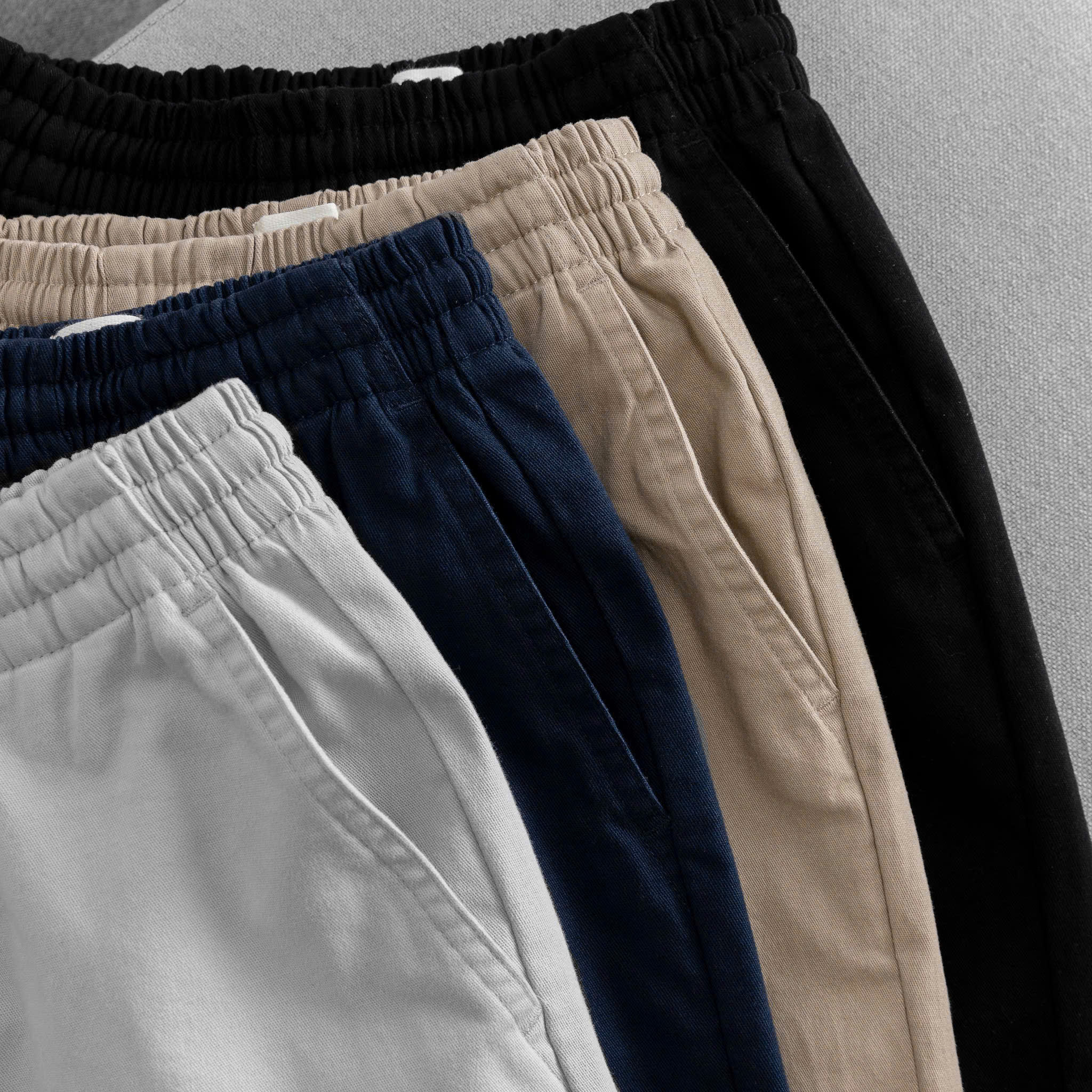 Quần jogger kaki bé trai size đại XS - XXL (18-56 kg). Chất vải kaki thun 95% cotton và 5% co giãn giúp bé thoải mái cả ngày.15