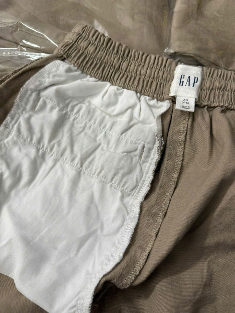 Quần jogger kaki bé trai size đại XS - XXL (18-56 kg). Chất vải kaki thun 95% cotton và 5% co giãn giúp bé thoải mái cả ngày.0