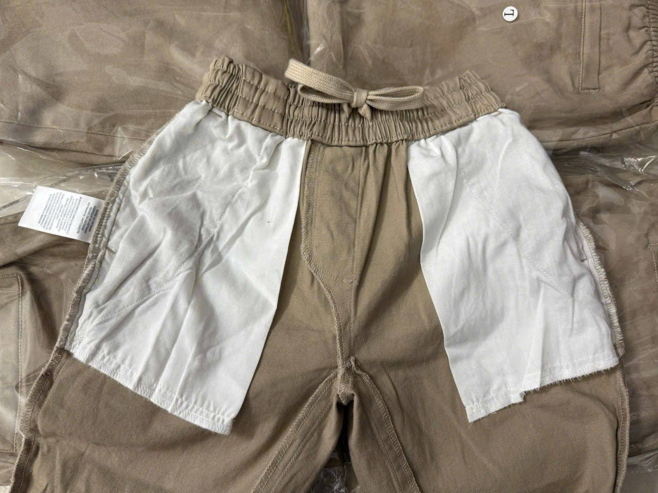 Quần jogger kaki bé trai size đại XS - XXL (18-56 kg). Chất vải kaki thun 95% cotton và 5% co giãn giúp bé thoải mái cả ngày.18