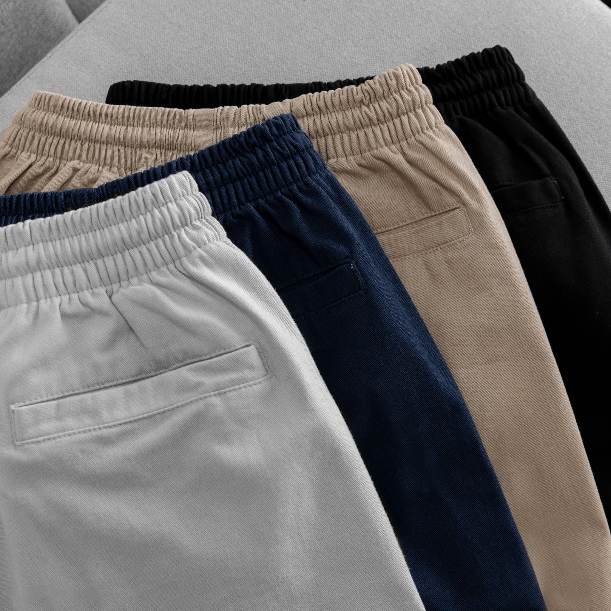 Quần jogger kaki bé trai size đại XS - XXL (18-56 kg). Chất vải kaki thun 95% cotton và 5% co giãn giúp bé thoải mái cả ngày.8
